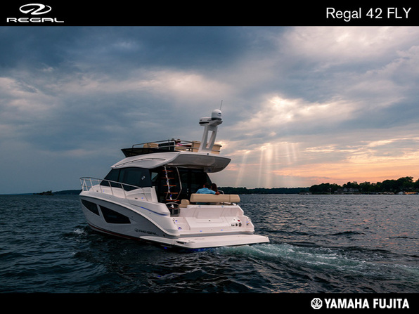 新艇 新艇 REGAL 42 FLY 2024年モデル新艇予約受付中!!| SSC Boat Store|ヤマハ藤田シーサイドクラブ ボートストア